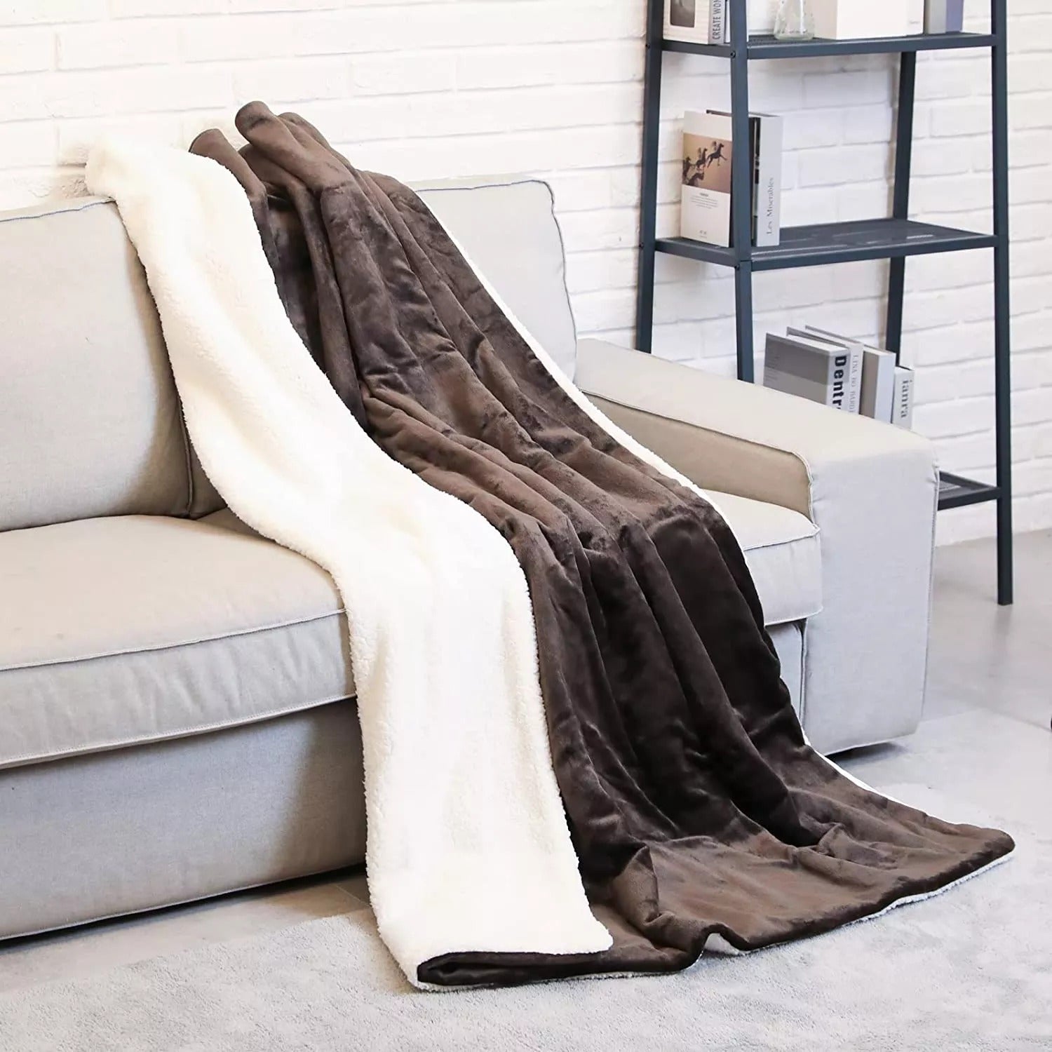 Couverture chauffante marron foncé